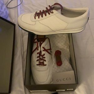 Used Gucci low top. Shoes are in good conditions..